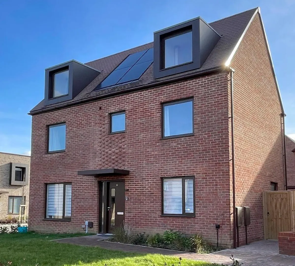 Brand New Prestigious 5 Bed House Near Science Park - Cambridge Homehost
