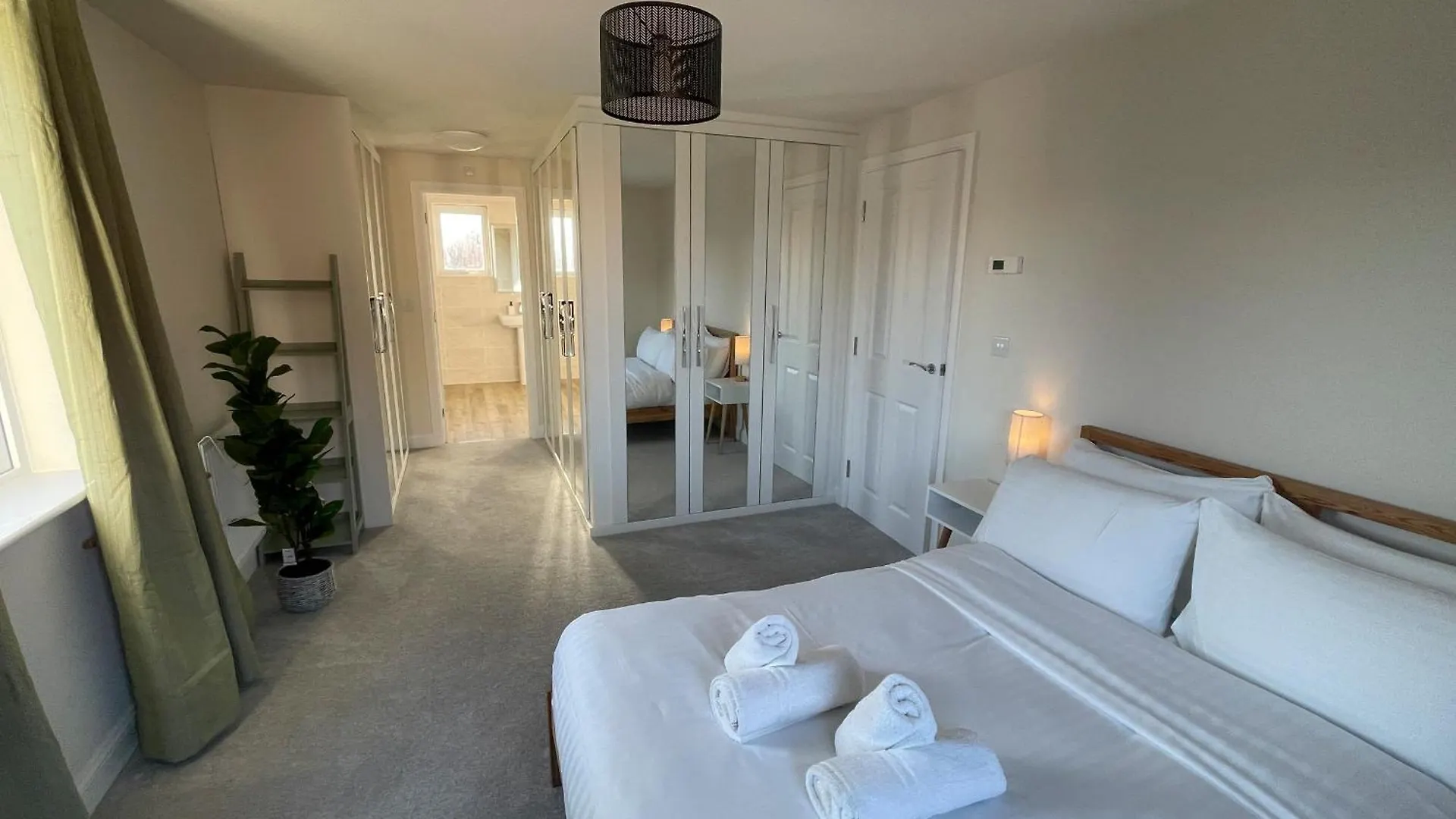 Brand New Prestigious 5 Bed House Near Science Park - Cambridge Homehost