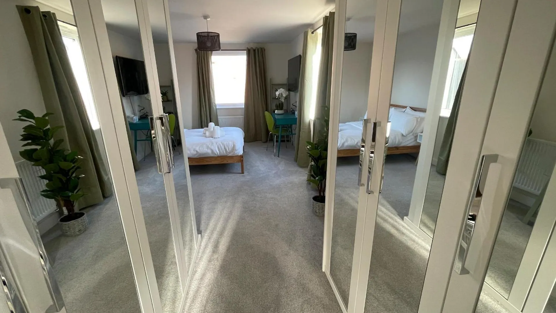 Brand New Prestigious 5 Bed House Near Science Park - Cambridge Homehost Holiday home