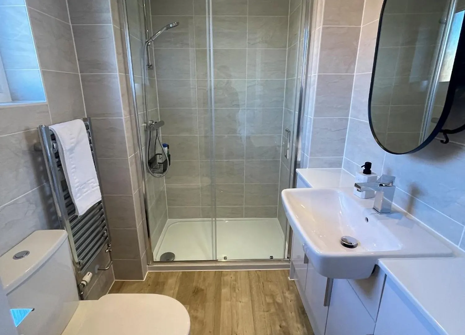 Brand New Prestigious 5 Bed House Near Science Park - Cambridge Homehost